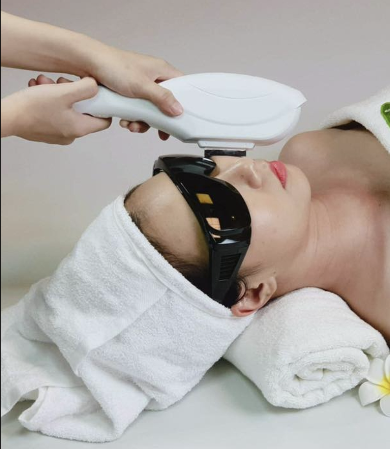 Chuyên gia tại lona skin lab luôn nhấn mạnh tầm quan trọng của việc điều trị nám sau sinh an toàn, kết hợp giữa quy trình điều trị nám hiện đại và chế độ chăm sóc da sau khi sinh con nhằm kiểm soát nám nội tiết một cách hiệu quả.