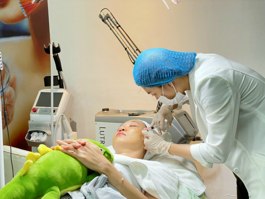 Công nghệ sinh học tiên phong hỗ trợ tái tạo sinh học da tại Cần Thơ giúp phục hồi da và trẻ hóa da, biến mỗi liệu pháp tái tạo da thành giải pháp tái tạo sinh học da toàn diện.