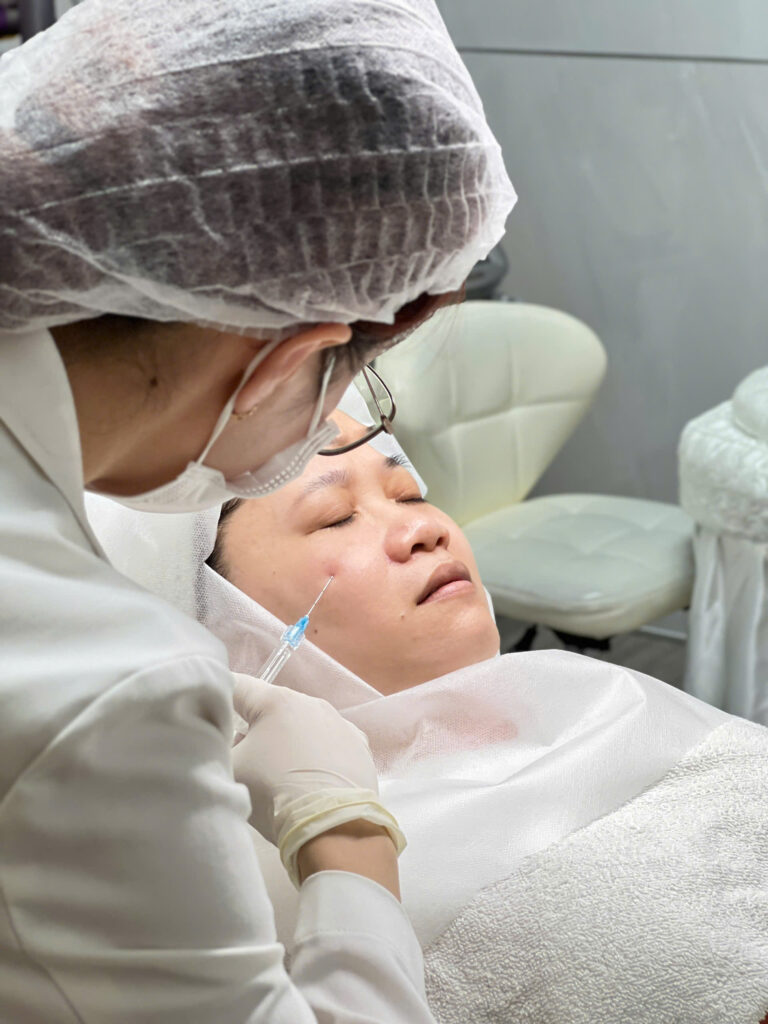 Quá trình lão hóa gây ra mặt nặng và chảy xệ, cần filler và collagen stimulator