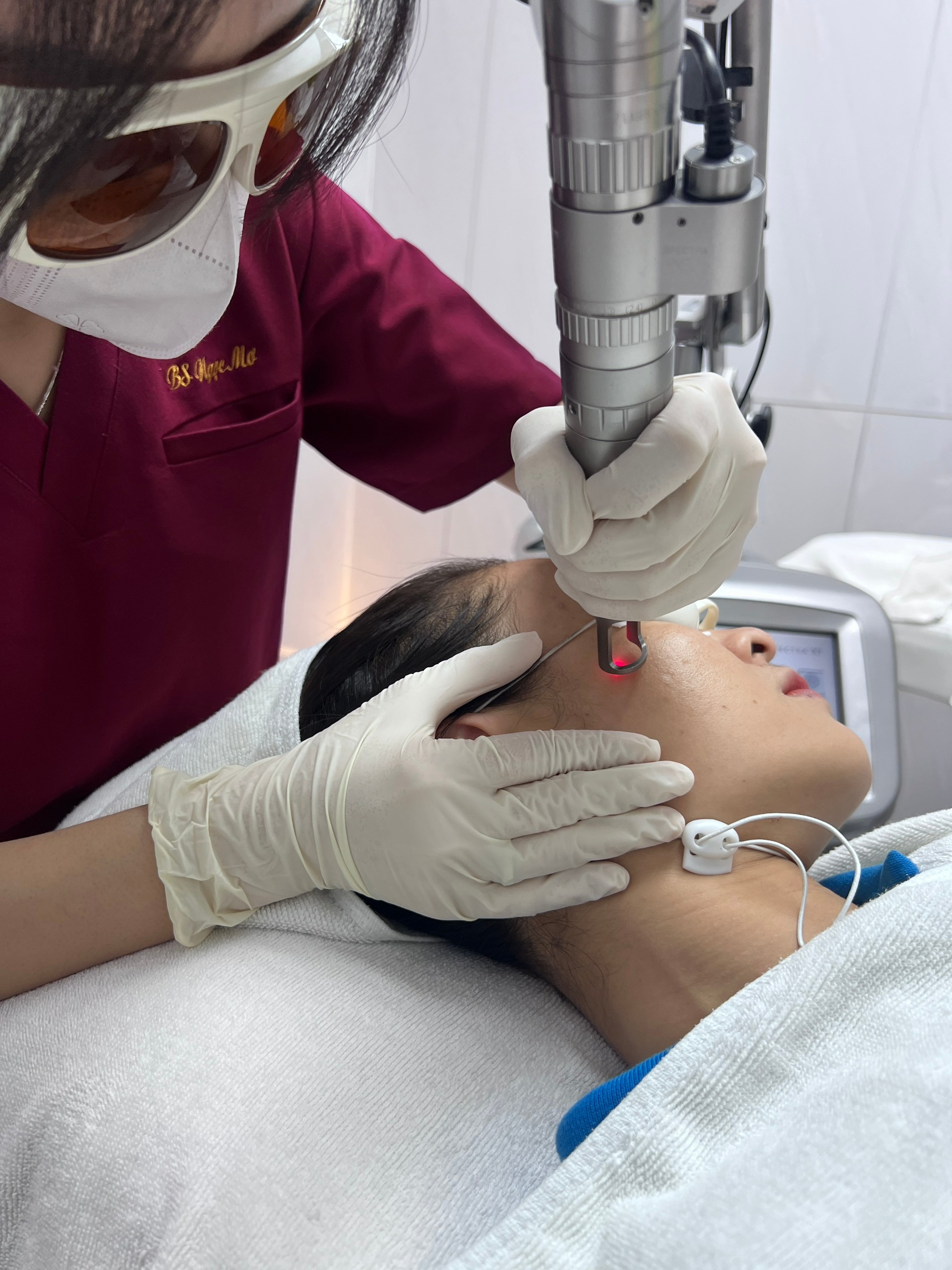 trị rạn da trắng - Giám sát quá trình phục hồi sau laser