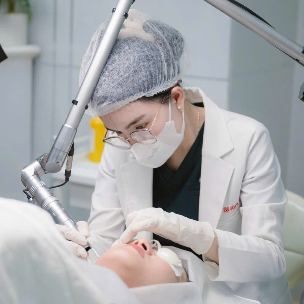 trị rạn da trắng - Liệu pháp laser giúp tái tạo da