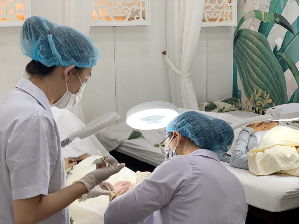Phân tích sâu từ góc độ da liễu, tiêm meso với hiệu quả của mesotherapy thể hiện ưu điểm mesotherapy vượt trội, là phương pháp làm đẹp không xâm lấn giúp trẻ hóa da toàn diện.
