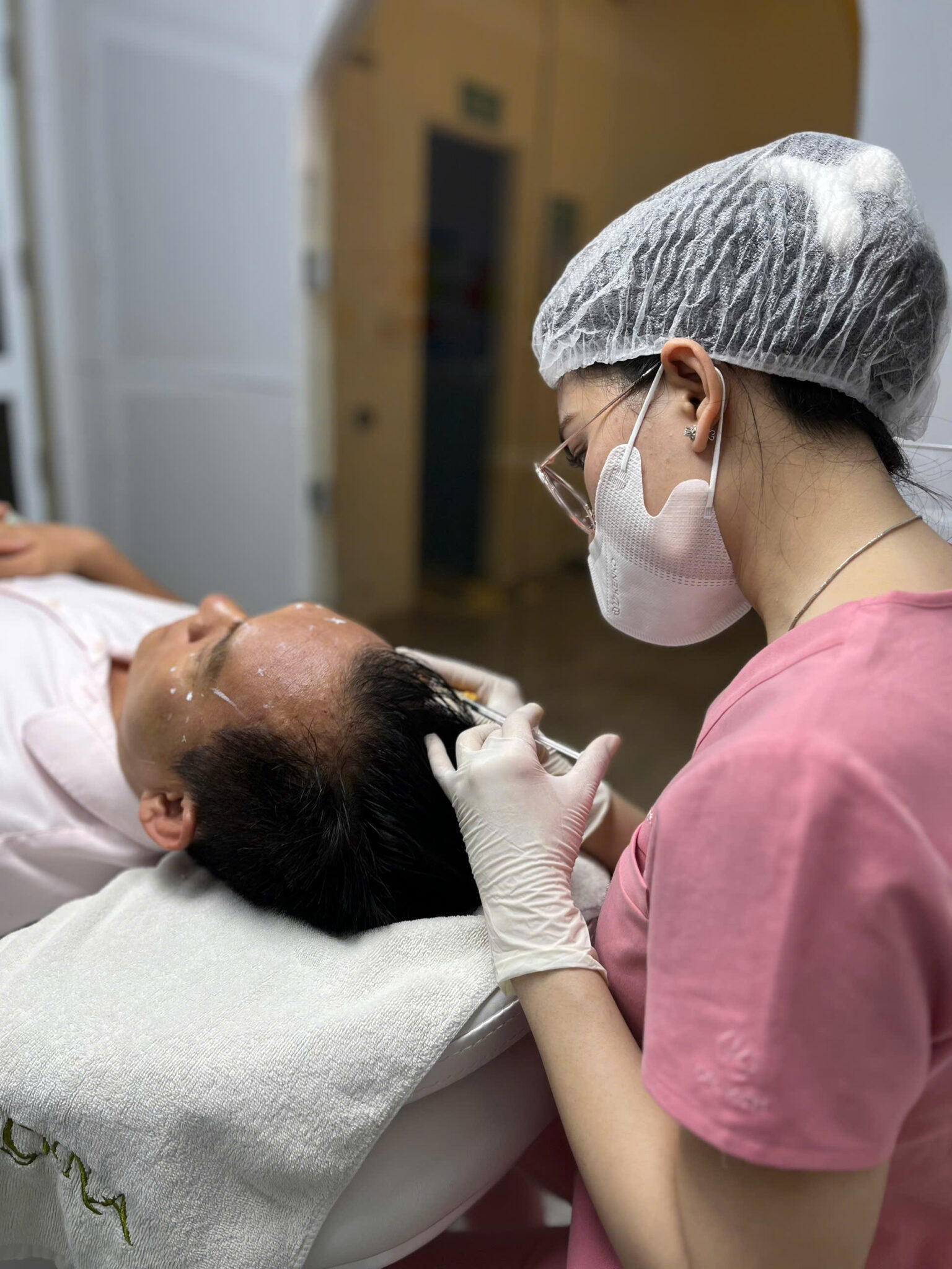 rụng tóc tuổi 30, nguyên nhân rụng tóc, giải pháp phục hồi tóc, chăm sóc tóc, nội tiết và rụng tóc