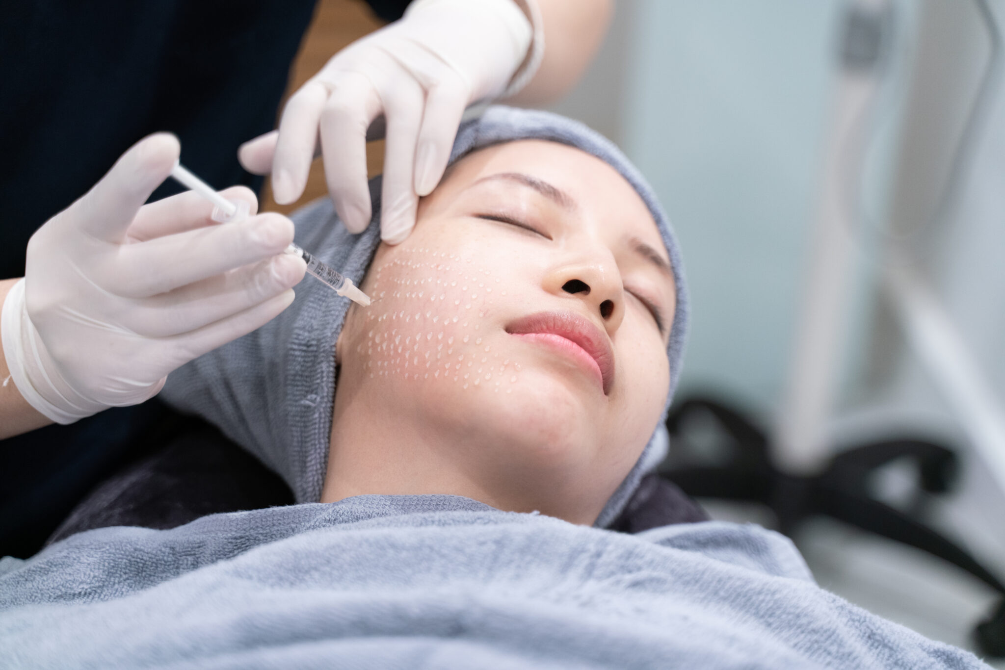 nọng ở cổ, mỡ nọng cằm, cách giảm nọng cằm không phẫu thuật, tiêm tan mỡ nọng cằm có hiệu quả không, bài tập giảm nọng cằm tại nhà