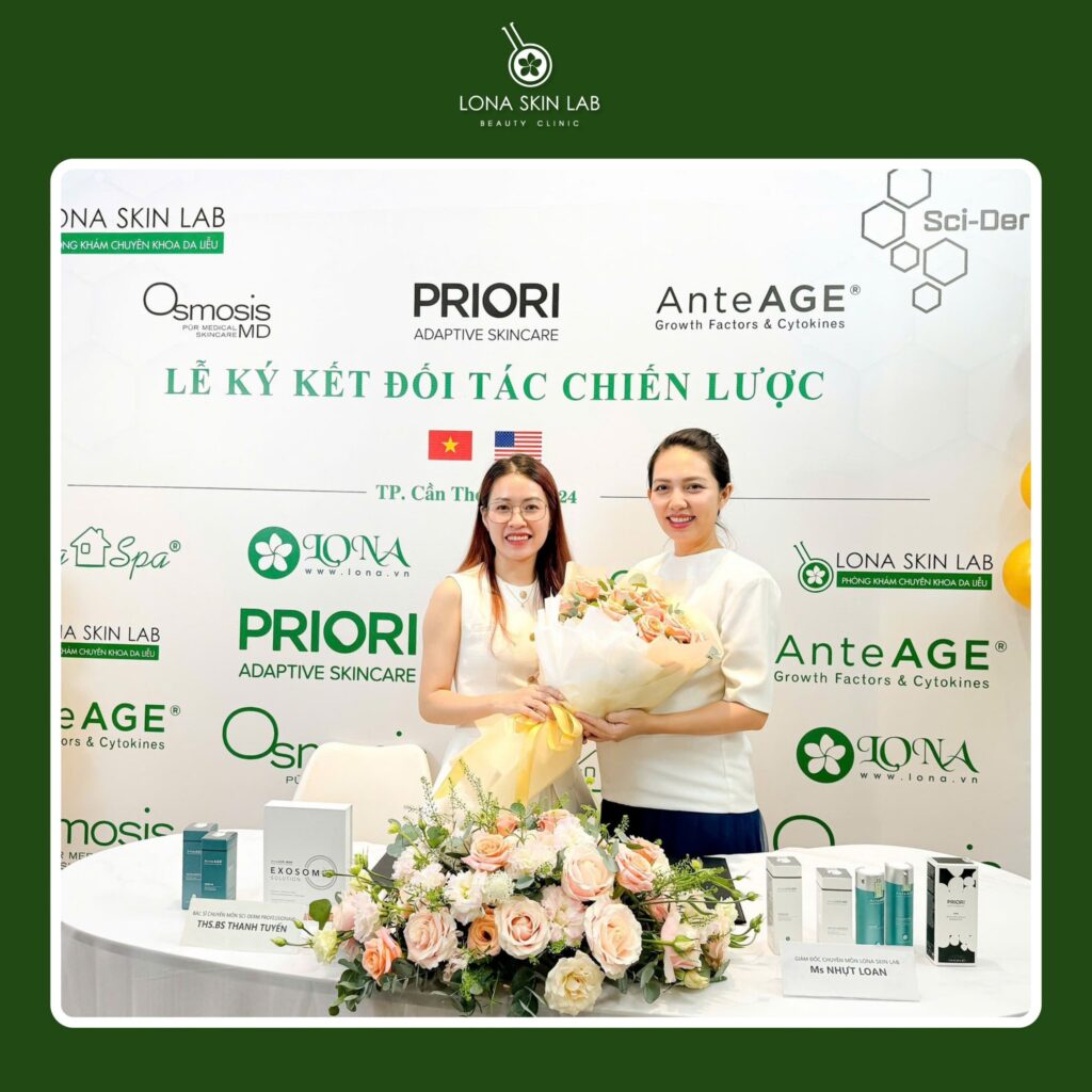 Lona Skin Lab chú trọng chuyển giao công nghệ – đào tạo chuyên môn – cập nhật phác đồ điều trị chuẩn quốc tế. 