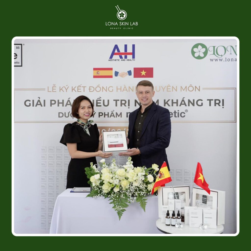 Lona Skin Lab chú trọng chuyển giao công nghệ – đào tạo chuyên môn – cập nhật phác đồ điều trị chuẩn quốc tế. 